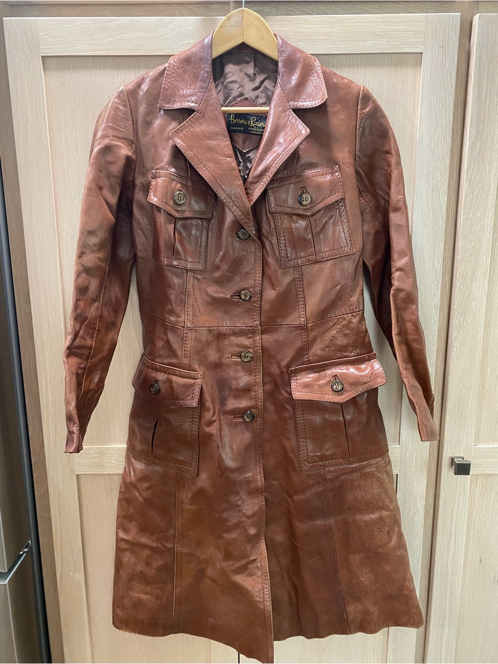 Herrero y Rodero Vintage Chestnut Brown Leather Button-Front Trench
